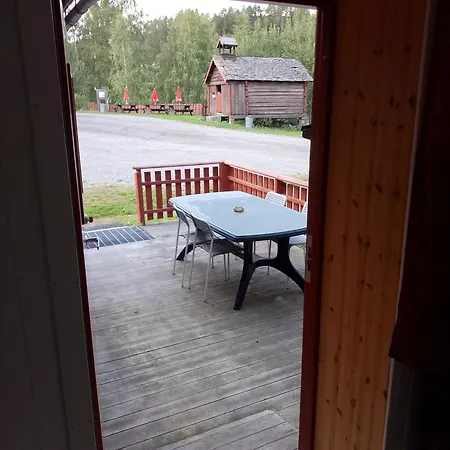 Tretten Og Motel