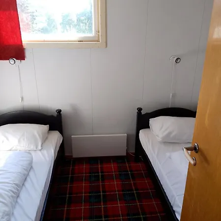Tretten Og Motel Øyer
