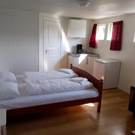 Tretten Og Motel