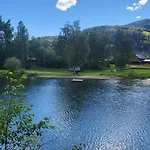 Tretten Og Мотель