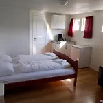 Tretten Og Мотель