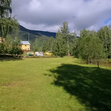 Tretten Og Motel