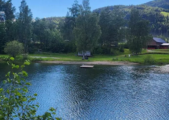 Tretten Og Motel